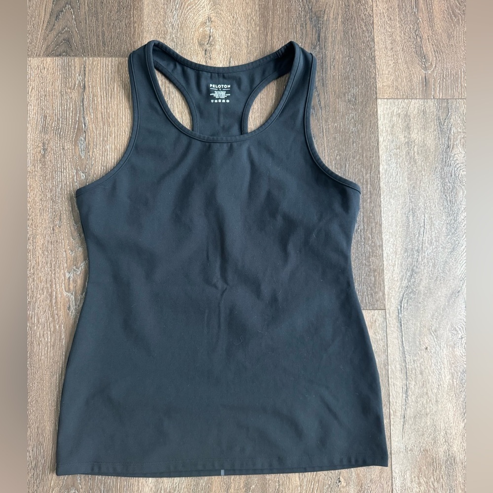 Peloton athletic tank top. Women’s size larges. Black. Excellent used condition!